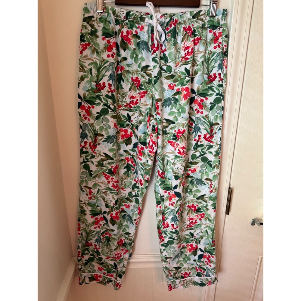 Stars Above Holiday Berry Floral Flannel Pajama Pants Womens‎ Medium Green Red